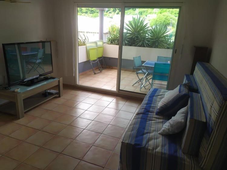 Gourbeyre Charmant Appartement En Bord De Mer Avec Piscine מראה חיצוני תמונה
